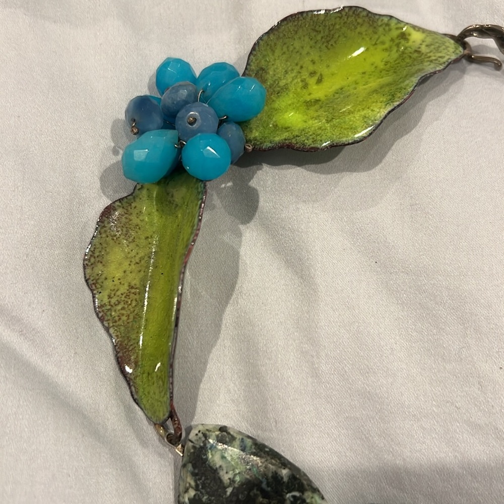 Unique necklace - Picture 3 of 5